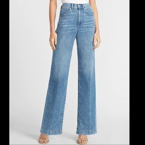 Wide Leg High Waisted Light Wash Jeans